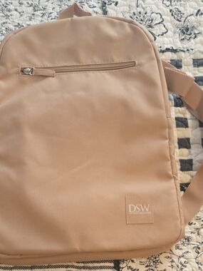 DSW Men's Beige/Tan Everyday Backpack